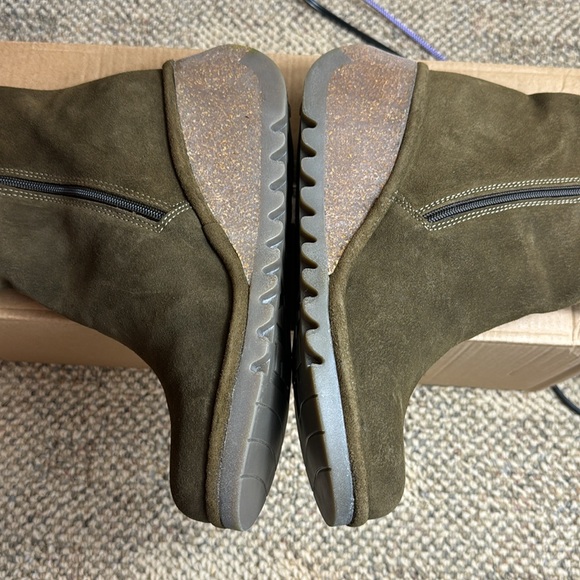 NWT • FLY London • Women's Classic Boots • Diesel Oil Suede • 🤎 Size 39 • 🤩 - Picture 7 of 17